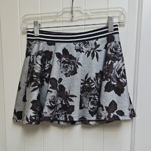 3/$25 Justice Kids Black and Gray Skater Mini Skirt Skort Flotal Pattern Size 10